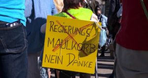 presse-service.at Netzwerk freier Fotojournalist*innen - Foto von einer FPÖ Kundgebung gegen Corona Maßnahmen am 20.05.2020